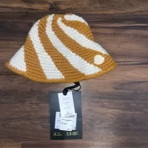 【関税＆送料込み】Moncler Hats MONCLER BERRETTO TRICOT Knit Cap Hat E20919927200 Patch